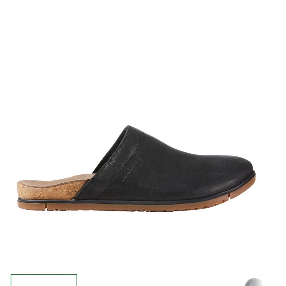 L.L. Bean woman’s Black Leather Slip-On Shoes size 9